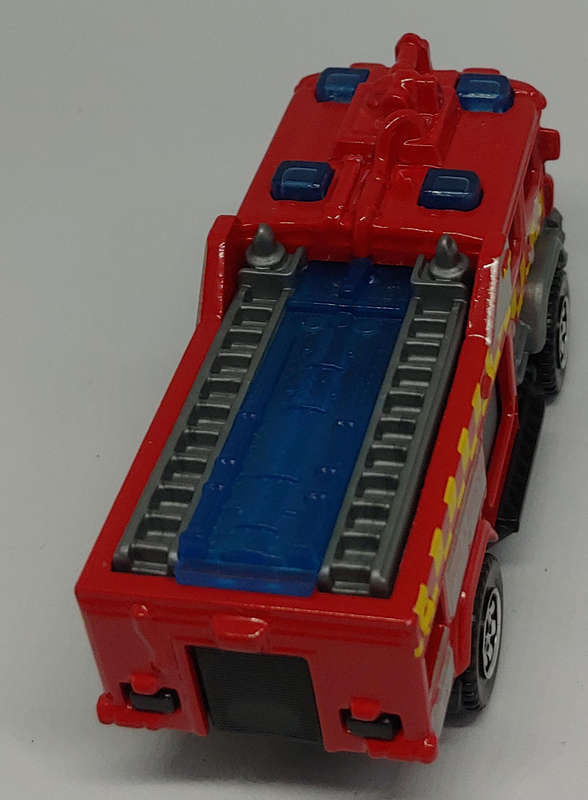 MATCHBOX BLAZE BLITZER FIRE ENGINE 1/64