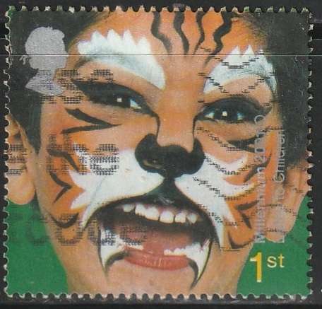 GB 2001 Painted Faces of Children ULH SG 2178