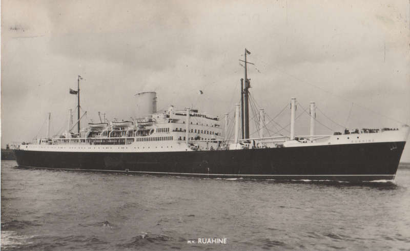 SHIPS OF THE WORLD POST CARDS MV RUAHINE
