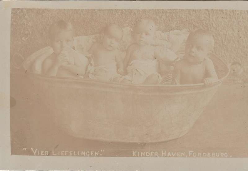 MINT POST CARD VIER LIEFELINGEN KINDER HAVEN FORDSBURG