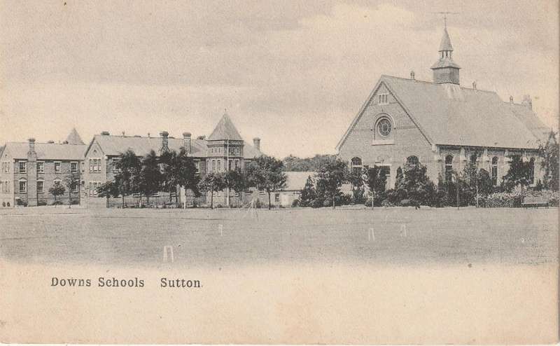 VINTAGE UN POSTED POST CARD DOWNS SCHOOL SUTTON