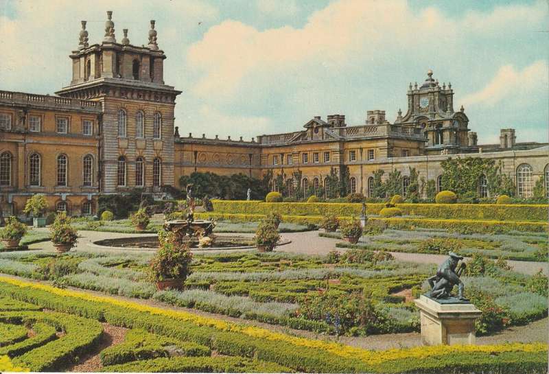 MINT POST CARD BLENHEIM PALACE