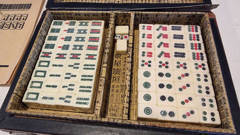 Vintage Mah Jong Set Board Game