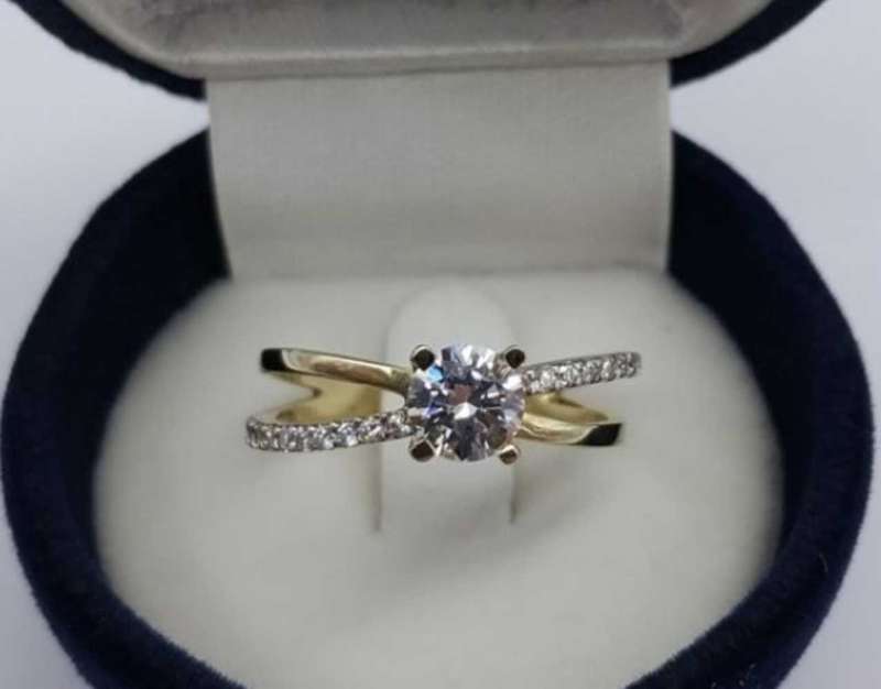 9ct Yellow Gold Ring (Size M1/2)