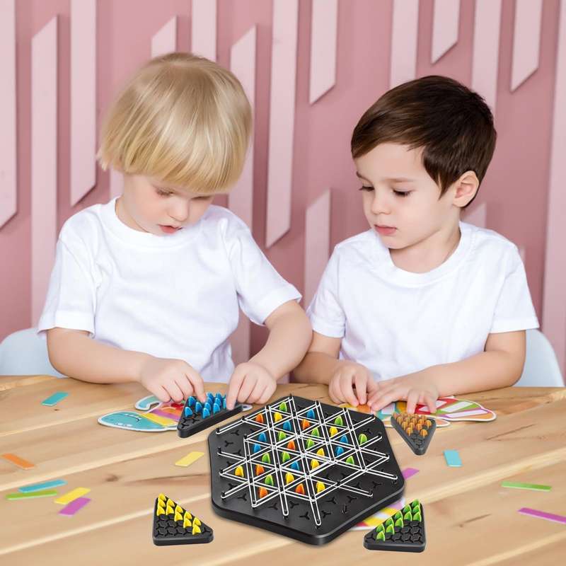 Rubber Band Geometry Chess Game