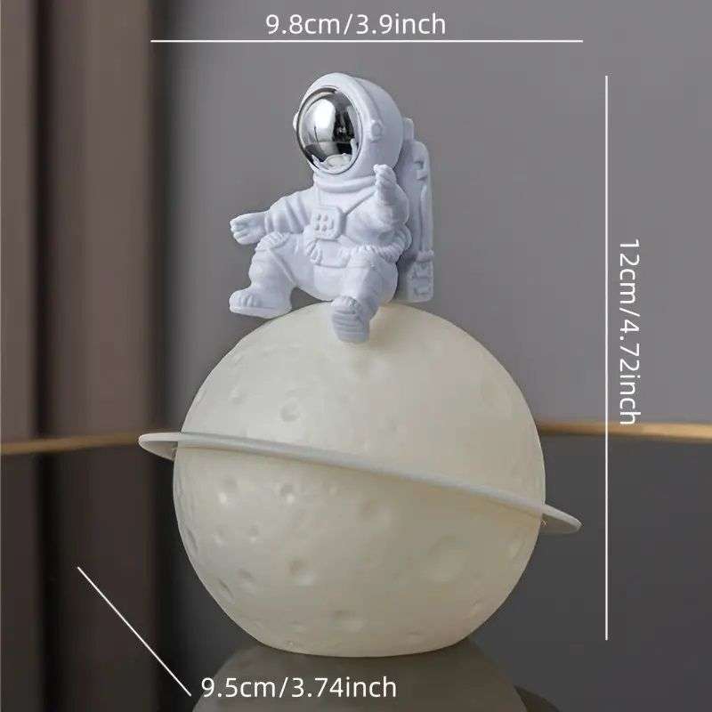 Spaceman On Moon Decor Light