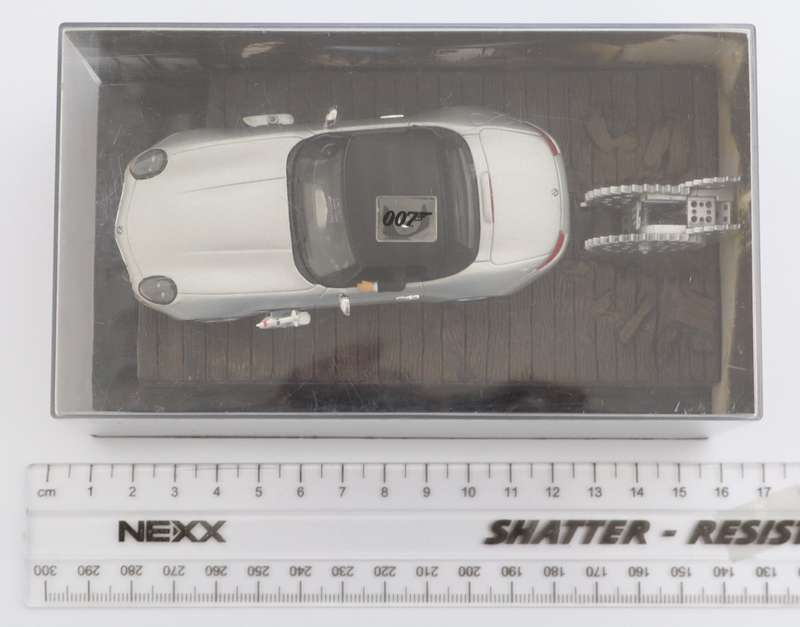 James Bond BMW Z8 - The World is not enough - model car as per photo