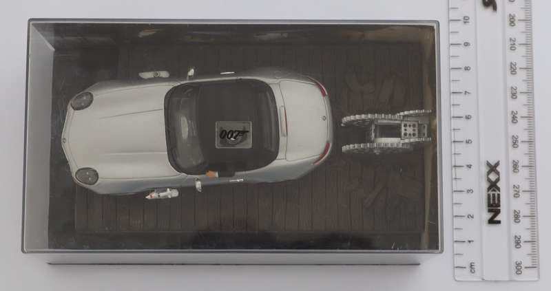 James Bond BMW Z8 - The World is not enough - model car as per photo