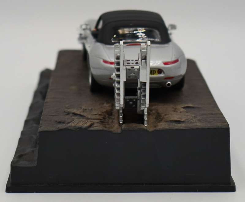 James Bond BMW Z8 - The World is not enough - model car as per photo
