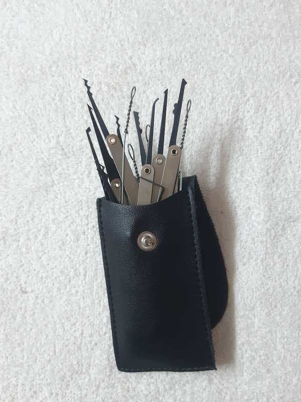 2 Lock Picking sets