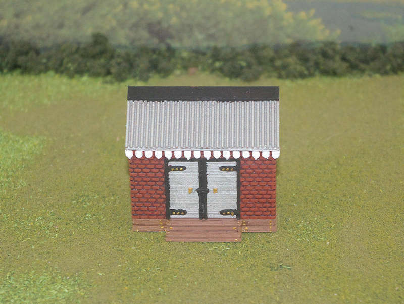 1:87 Scale - Storage Shed - Brick - Wood Base