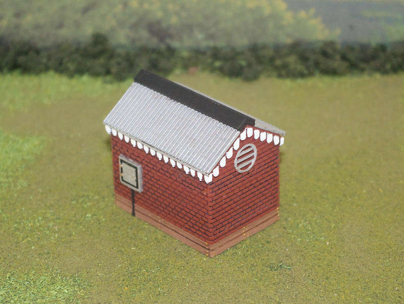 1:87 Scale - Storage Shed - Brick - Wood Base
