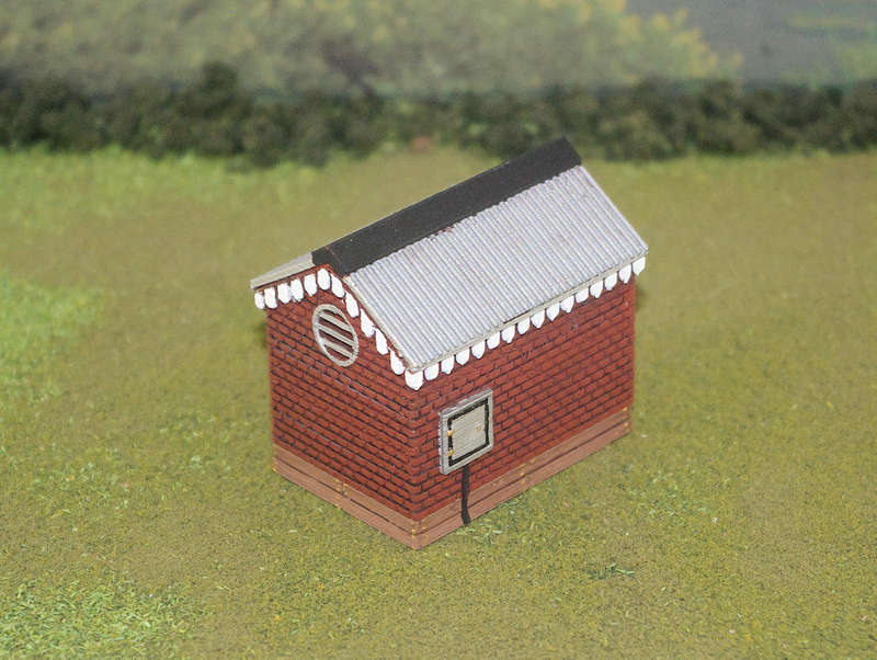 1:87 Scale - Storage Shed - Brick - Wood Base