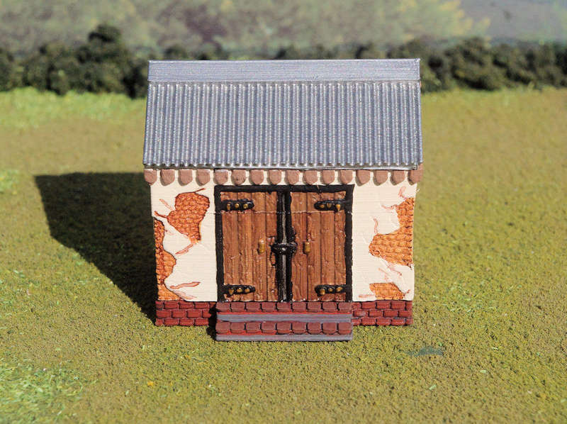 1/87 Scale - Dilapidated Storage Shed - Brick Base
