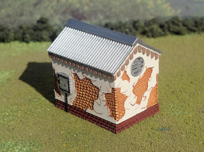 1/87 Scale - Dilapidated Storage Shed - Brick Base