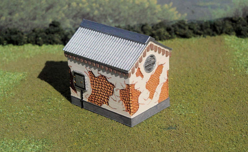 1/72 Scale - Dilapidated Storage Shed - Plain Base