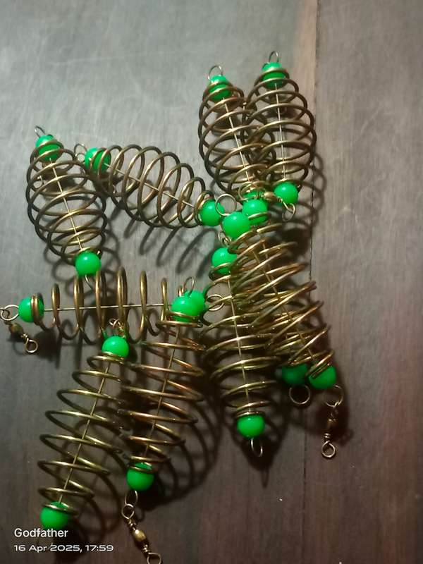 10 pc Fishing bait cage, spring fishing bait cage holder