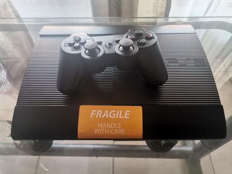 PlayStation 3 Superlim 500gb Hard drive in Very Good Condition 44 Full games loaded on Hard drive