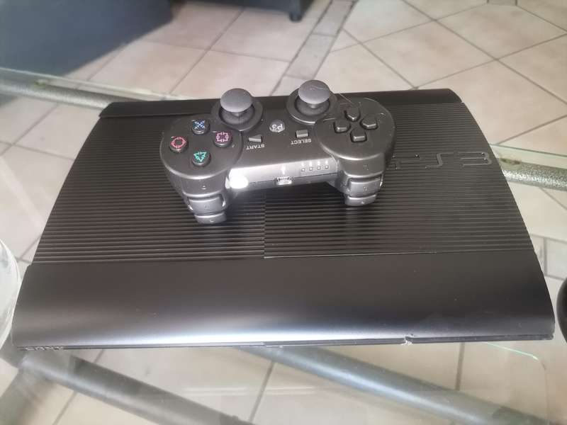 Playstation 3 Super slim 500GB 1 Control All Cables 44 Games on Harddrive Game list in the List