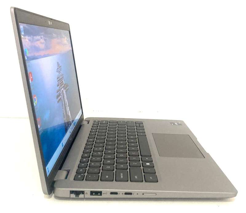 Dell 5440 14" 13th Gen 16gb Ram 256gb SSd Condition like new-warranty APR 2027 Touchscreen