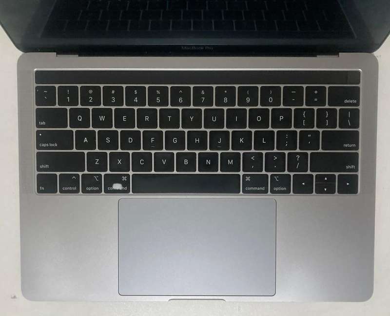 Apple MacBook Pro 2018 TOUCH BAR A1989  8gb 512gb  13.3" - Four Thunderbolt 3 Ports - Space Gray