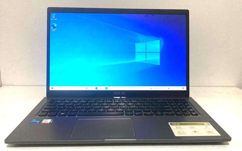 ASUS Vivibook X515EA i5 11th GEN 15.6" FHD 8gb Ram 512gb SSD Excellent Working Condition