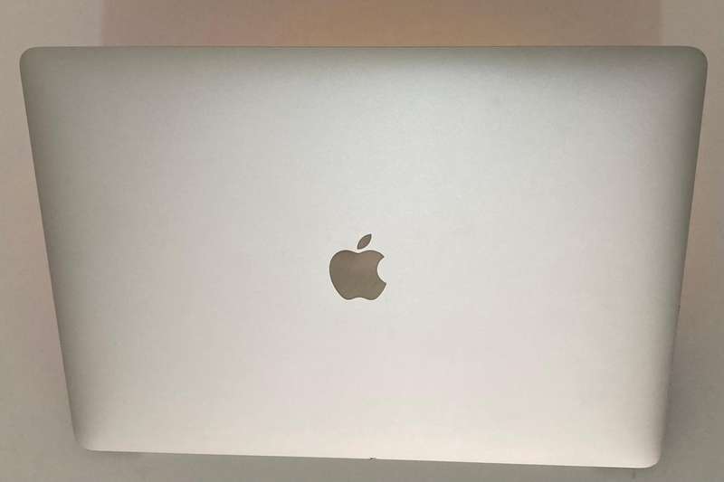 Apple MacBook Pro A1990 15" 2018 TOUCH BAR i7 16gb Ram 256gb Ssd Good Working Condition