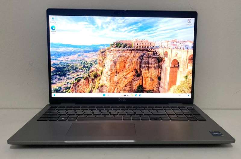 Dell Latitude 5540 15.6-inch Core i5-1345U 8GB RAM 256GB SSD Win 11 Pro Warrant up to May 2027