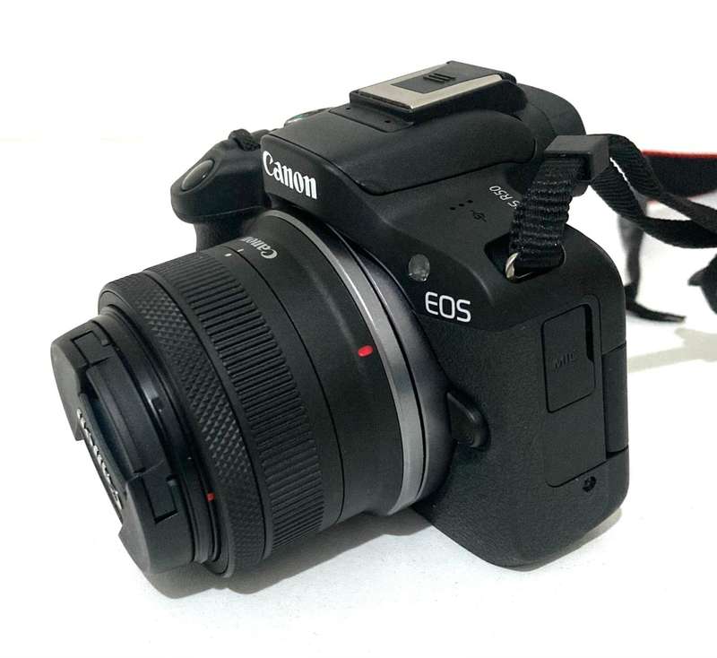 Canon EOS R50 Mirrorless Camera with 18-45 STM Lens & full set Condition like new