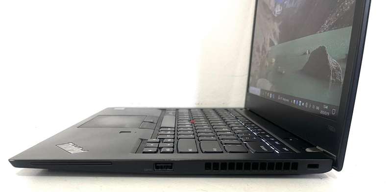 Lenovo T480s - 20L8S7T301 - i5 7th gen 8gb Ram 256gb Ssd Touch Screen Good Working Condition
