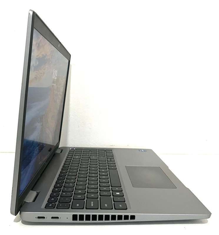Dell Latitude 5540 15.6-inch Core i7-1335U 8GB RAM 256GB SSD Win 11 Pro Warranty up to Oct 2026
