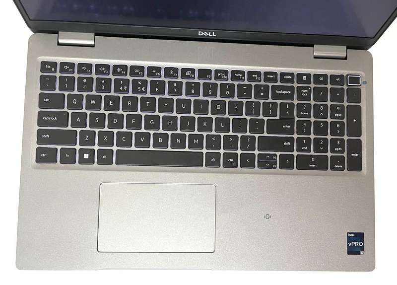 Dell LATTITUDE 5530 vPRO i7-1265U 15.6" 12TH GEN 8GB 256GB NVMe eXCELLENT wORKING cONDITION