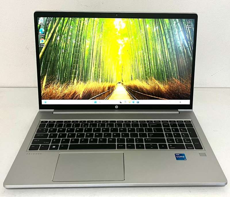 HP ProBook 450 G9 15.6" i5-1235U 8GB 512GB Win 11 Pro Excellent Condition