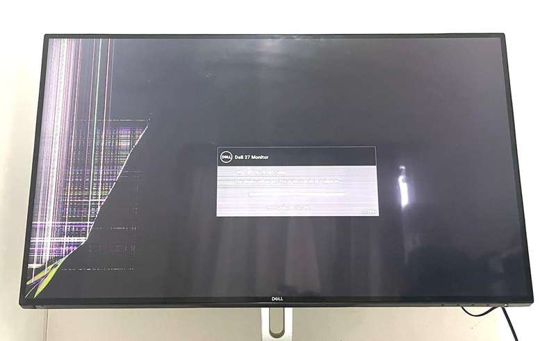 Dell S2719H Screen 27" Screen cracked But Switching on