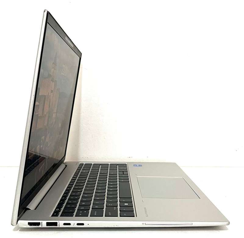 HP EliteBook 860 G9 16" i5-1245U 16gb Ram 256gb ssd HP WARRANTY UP TO JUNE 2026
