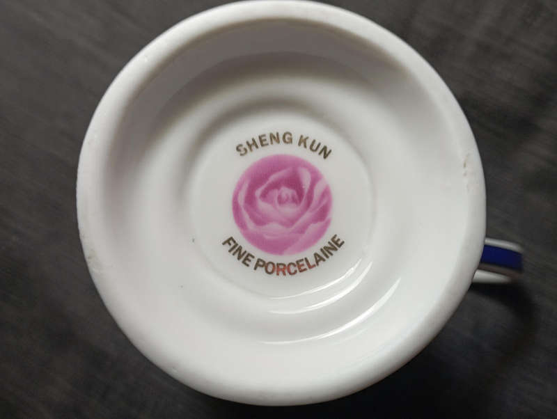 Beautiful cup & saucer Sheng Kun fine porcelain duo