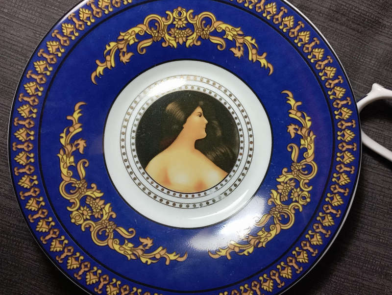 Beautiful cup & saucer Sheng Kun fine porcelain duo