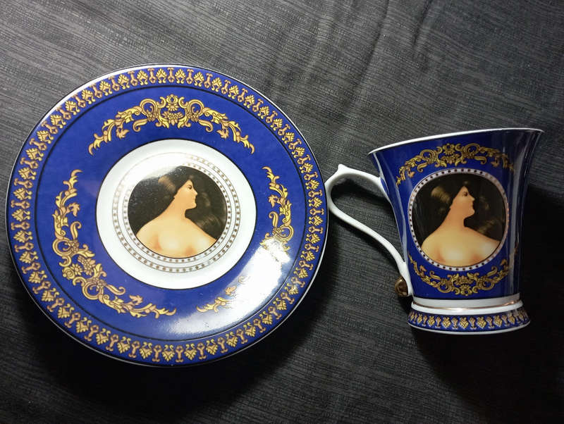 Beautiful cup & saucer Sheng Kun fine porcelain duo