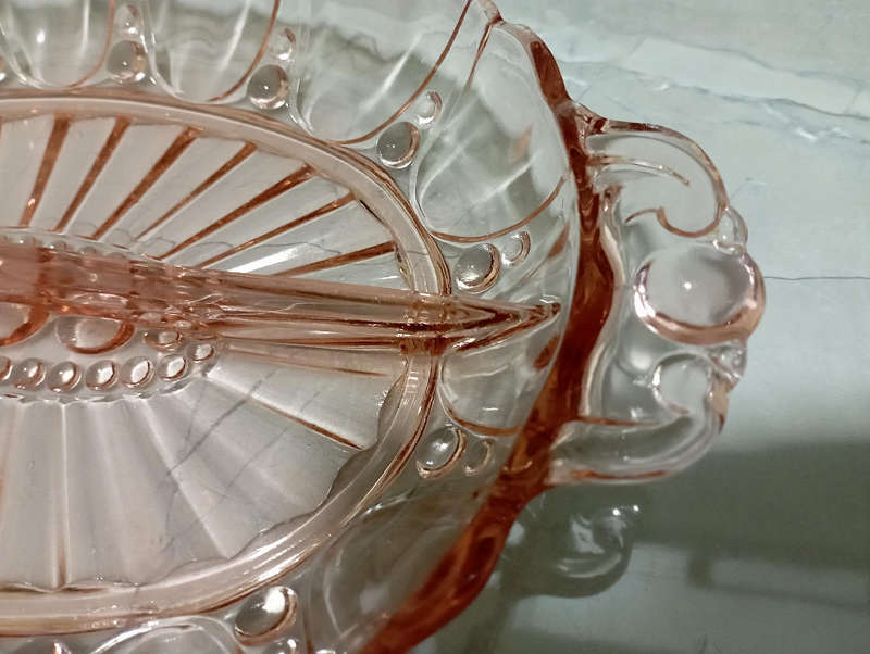 Pink Depression glass Oyster devided snack dish