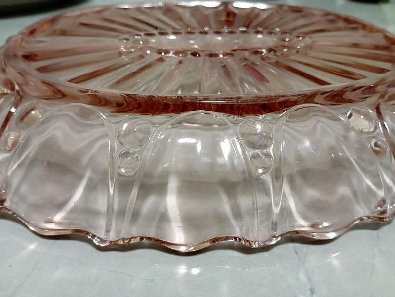 Pink Depression glass Oyster devided snack dish