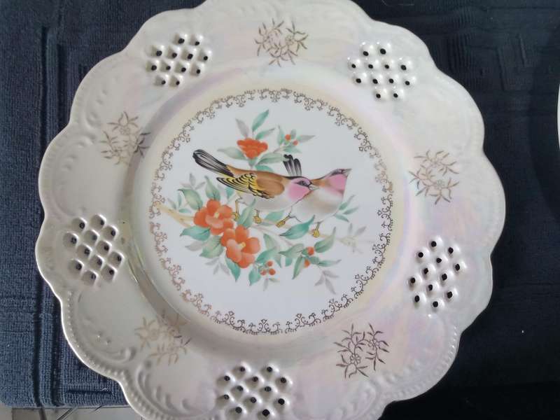 Elweco Japan a very beautiful Mother of Pearl decorative plate