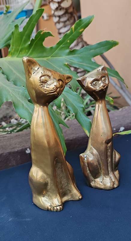 Set of 2 Beautiful old Brass Cats