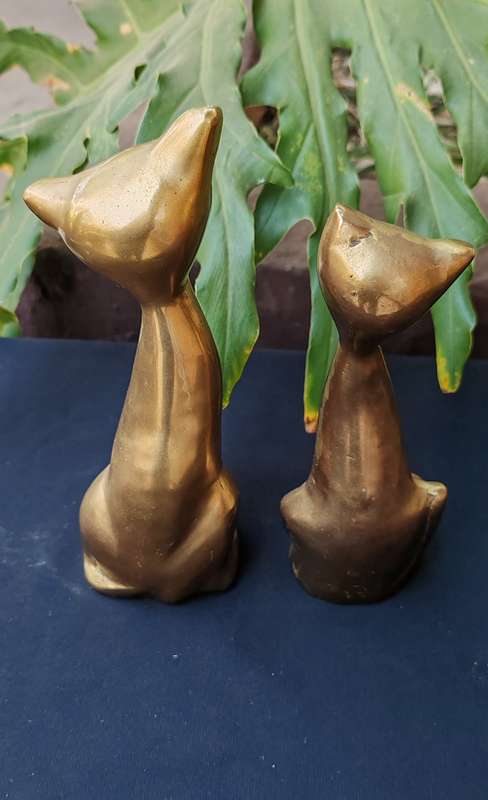 Set of 2 Beautiful old Brass Cats