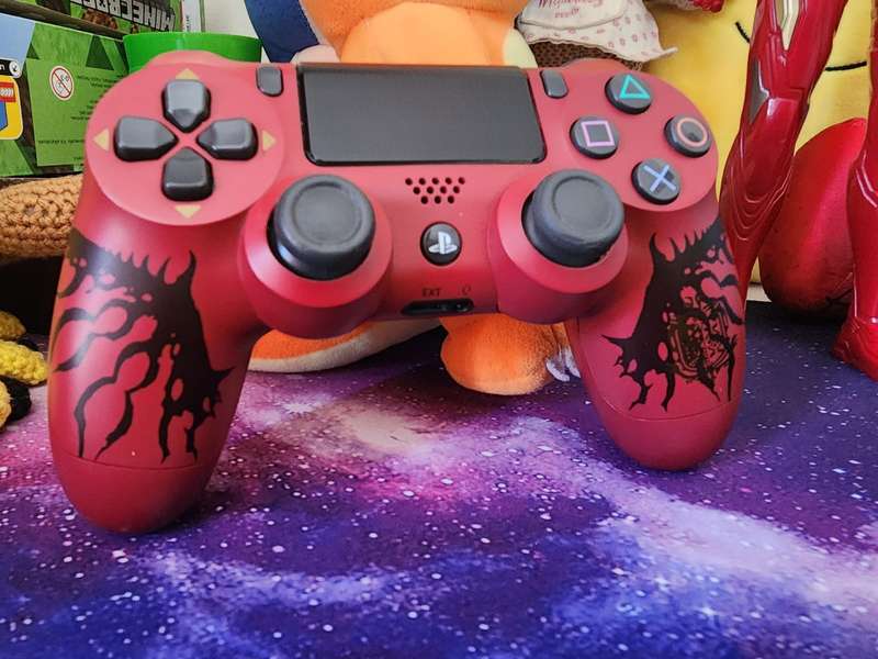 PS4 PRO 1TB Limited Edition Monster Hunter World Console + Monster Hunter Limited Edition Control