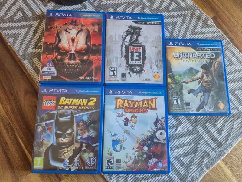 PS VITA OLED 1000 Model, 5 Original Games, 32GB Original VITA Card