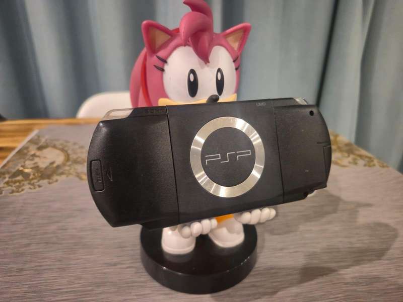 PSP 1000 Model, Original 32MB Card (Pre-owned)