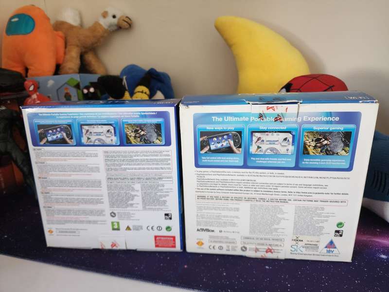 PS VITA WIFI OLED, 2 Games, Original Packaging (Pre-owned)