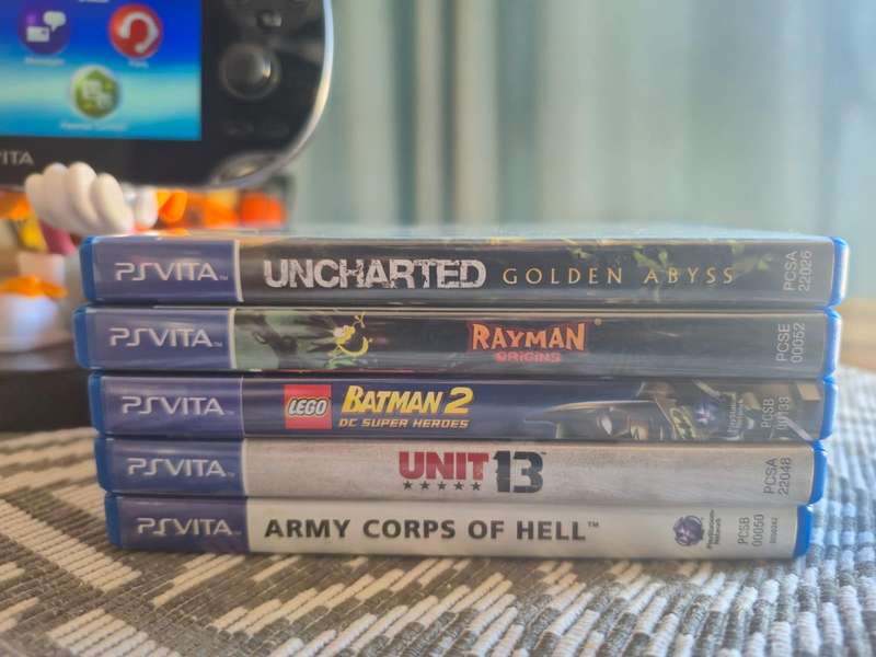 PS VITA OLED 1000 Model, 5 Original Games, 32GB Original VITA Card