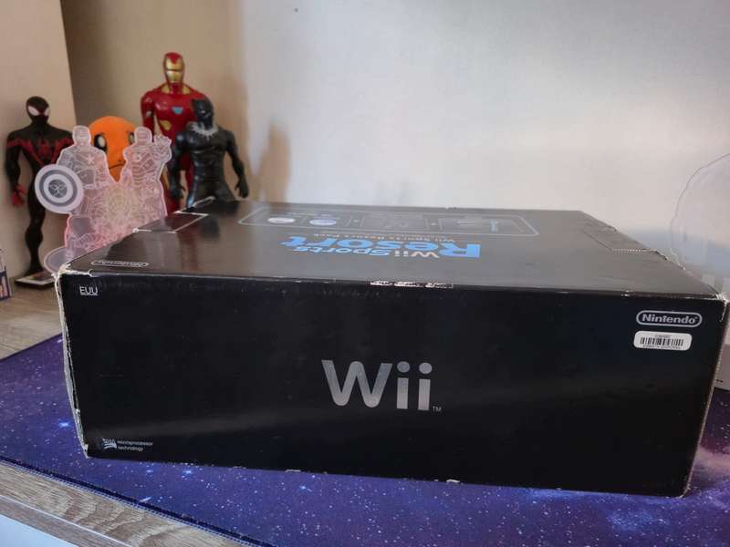 Nintendo Wii Black Edition (Wii Sports Resort Pack)(Pre-owned)
