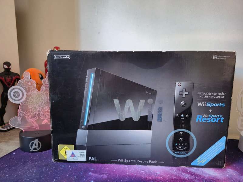 Nintendo Wii Black Edition (Wii Sports Resort Pack)(Pre-owned)